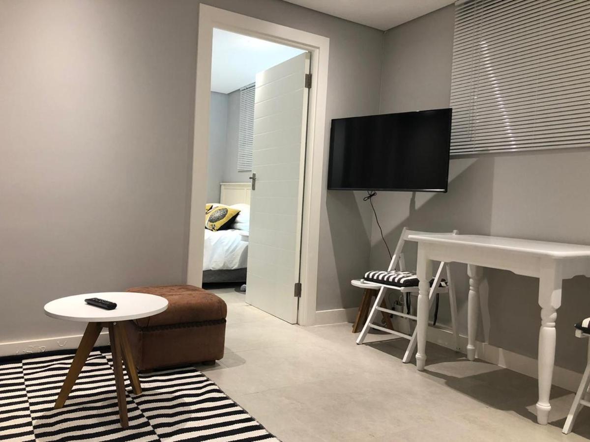 Private Bachelor Pad In Sea Point Apartman Fokváros Kültér fotó
